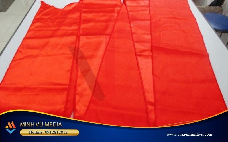 Dây lụa đỏ cắt băng khai trương