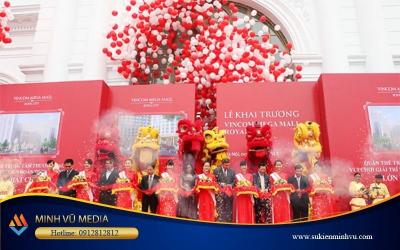 Sự kiện khai trương thành công có bộ cắt băng