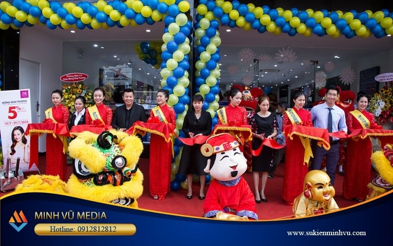 Hình thức cho thuê bộ cắt băng khai trương