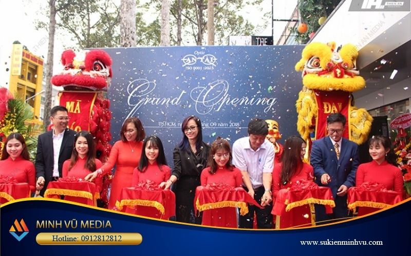 Bộ cắt băng khai trương cơ bản tại sự kiện